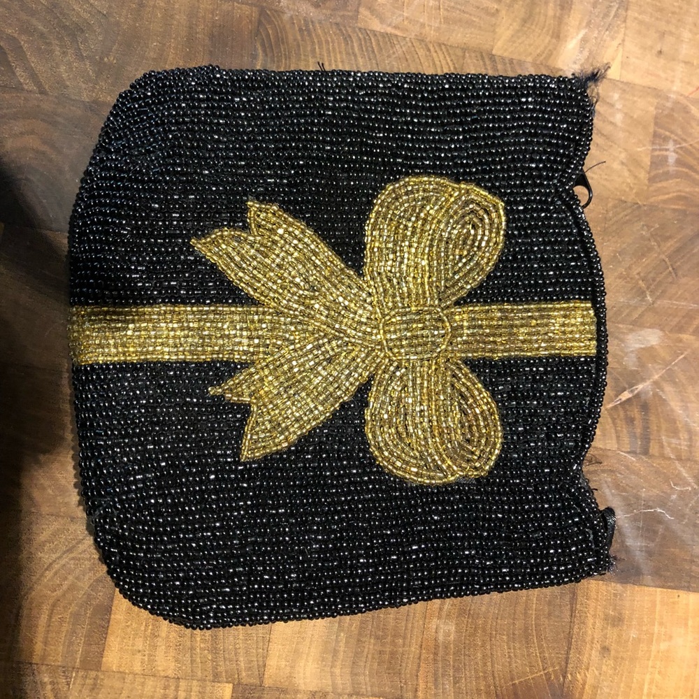 Old 80!s clutch with beaded bow!